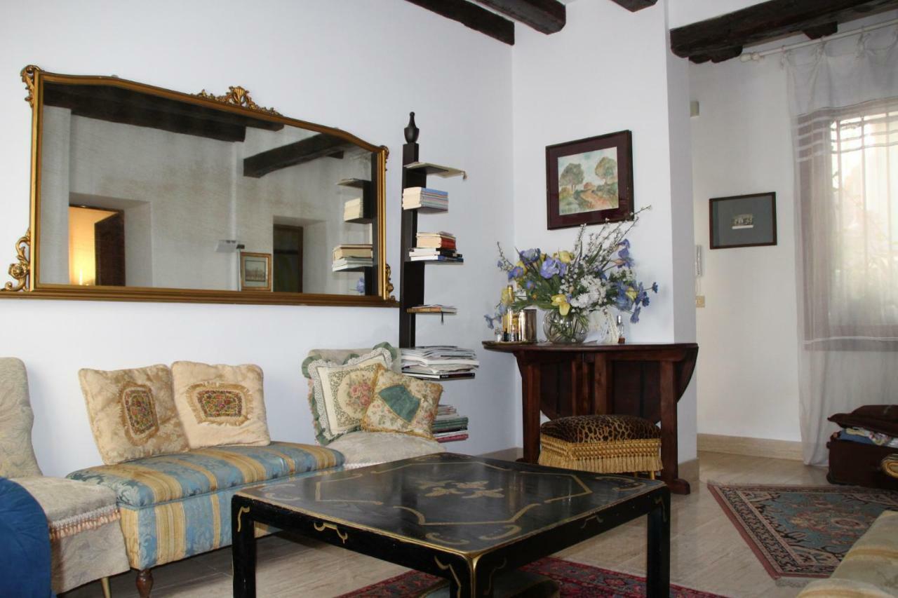 Residenza Ofelia Apartment Venesia Bagian luar foto