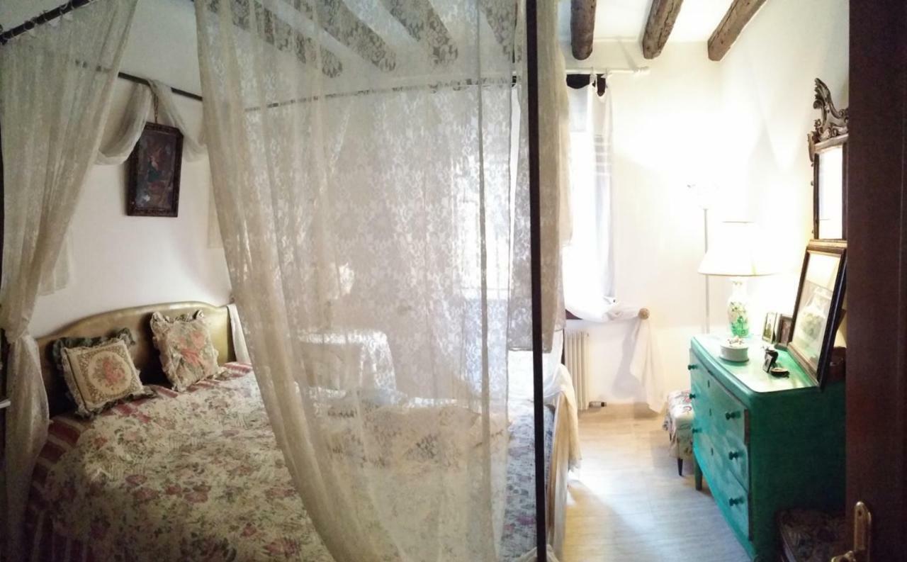 Residenza Ofelia Apartment Venesia Bagian luar foto